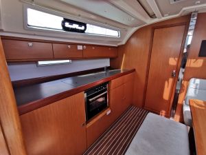 Bavaria Cruiser 37