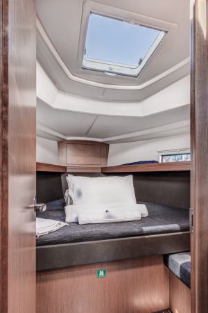 Bavaria Cruiser 37