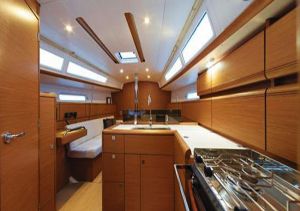 Sun Odyssey 389