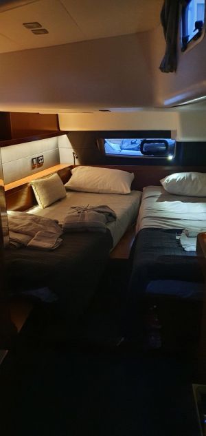 Oceanis 60