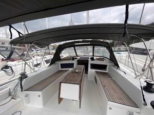 Dufour 470