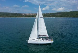 Elan E4