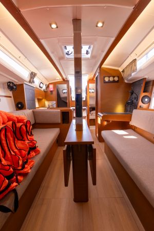 Sun Odyssey 349