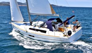 Dufour 382