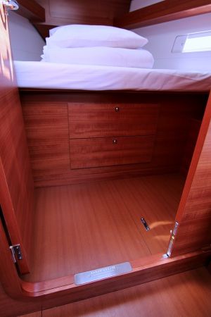 Dufour 382