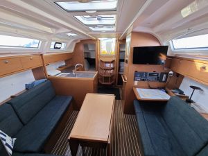 Bavaria Cruiser 37