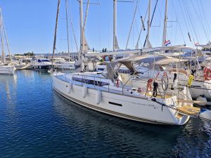 Sun odyssey 379