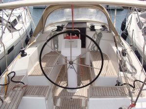 Hanse 325
