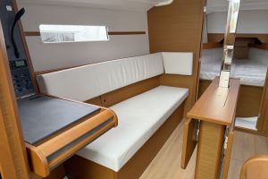 Sun Odyssey 349