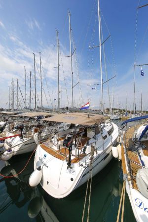 Bavaria Cruiser 37