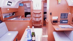 Bavaria Cruiser 37