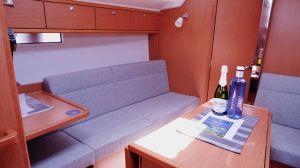 Bavaria Cruiser 37