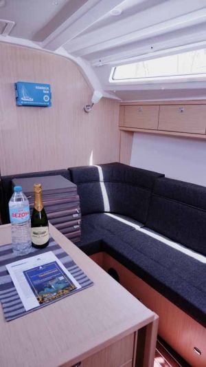 Bavaria Cruiser 37