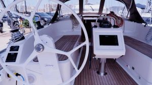 Bavaria Cruiser 37