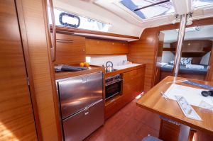 Dufour 382