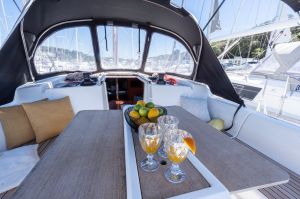 Dufour 382