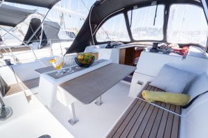 Dufour 382