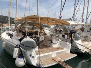 Dufour 382