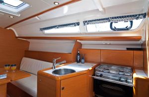 Sun Odyssey 33i