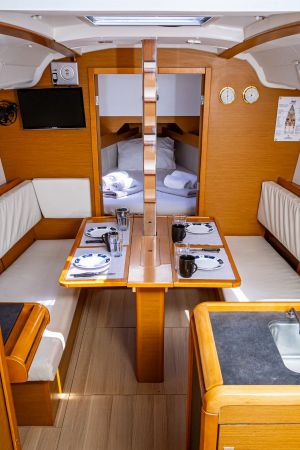Sun Odyssey 349