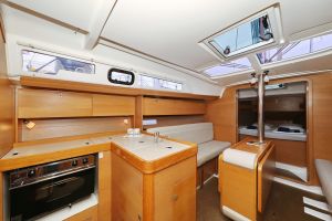 Dufour 350