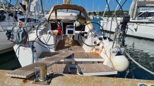 Dufour 350