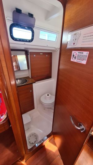 Dufour 350