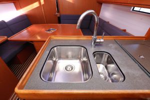 Bavaria Cruiser 37