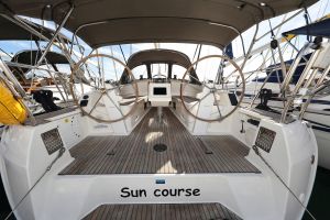Bavaria Cruiser 37