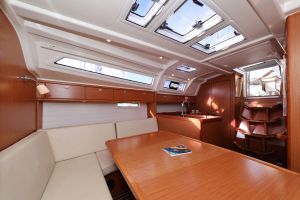 Bavaria Cruiser 37