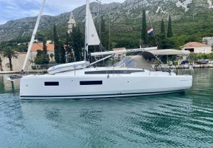 Sun Odyssey 350