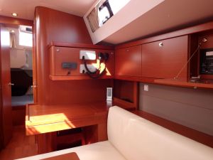 Oceanis 48