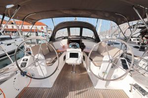 Bavaria Cruiser 37