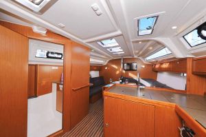 Bavaria Cruiser 37