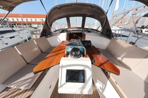 Bavaria Cruiser 37