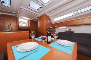 Bavaria Cruiser 37
