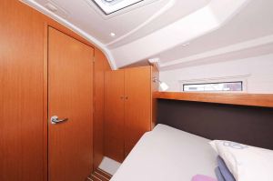 Bavaria Cruiser 37