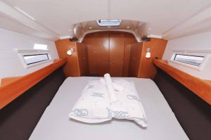 Bavaria Cruiser 37