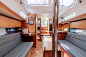 Dufour 350