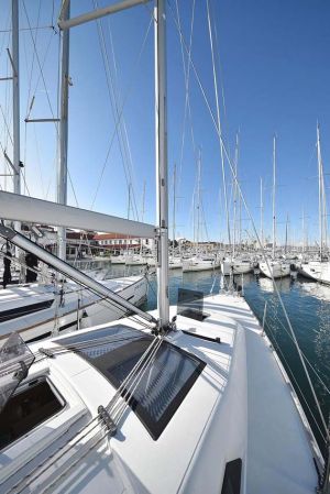 Dufour 382