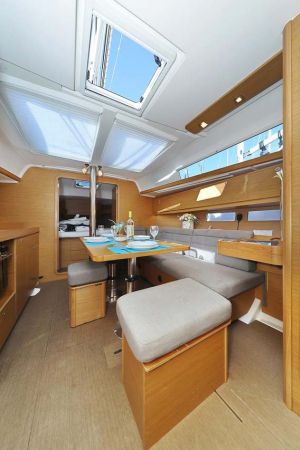 Dufour 382