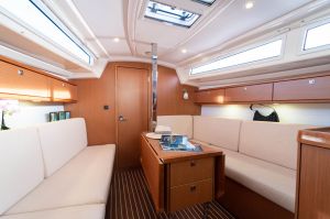 Bavaria Cruiser 33