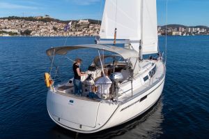 Bavaria Cruiser 33