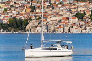 Bavaria Cruiser 33