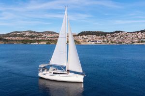 Bavaria Cruiser 33