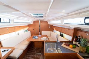 Bavaria Cruiser 33