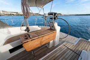 Bavaria Cruiser 33