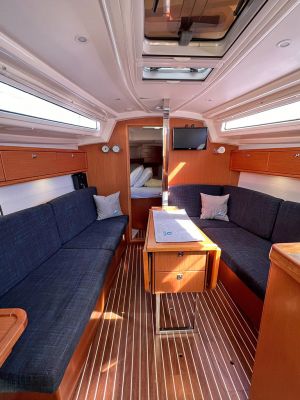 Bavaria Cruiser 33