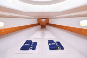 Bavaria Cruiser 33
