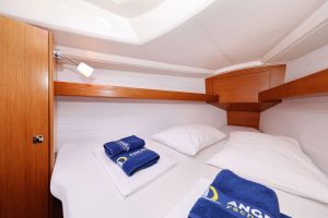 Bavaria Cruiser 33